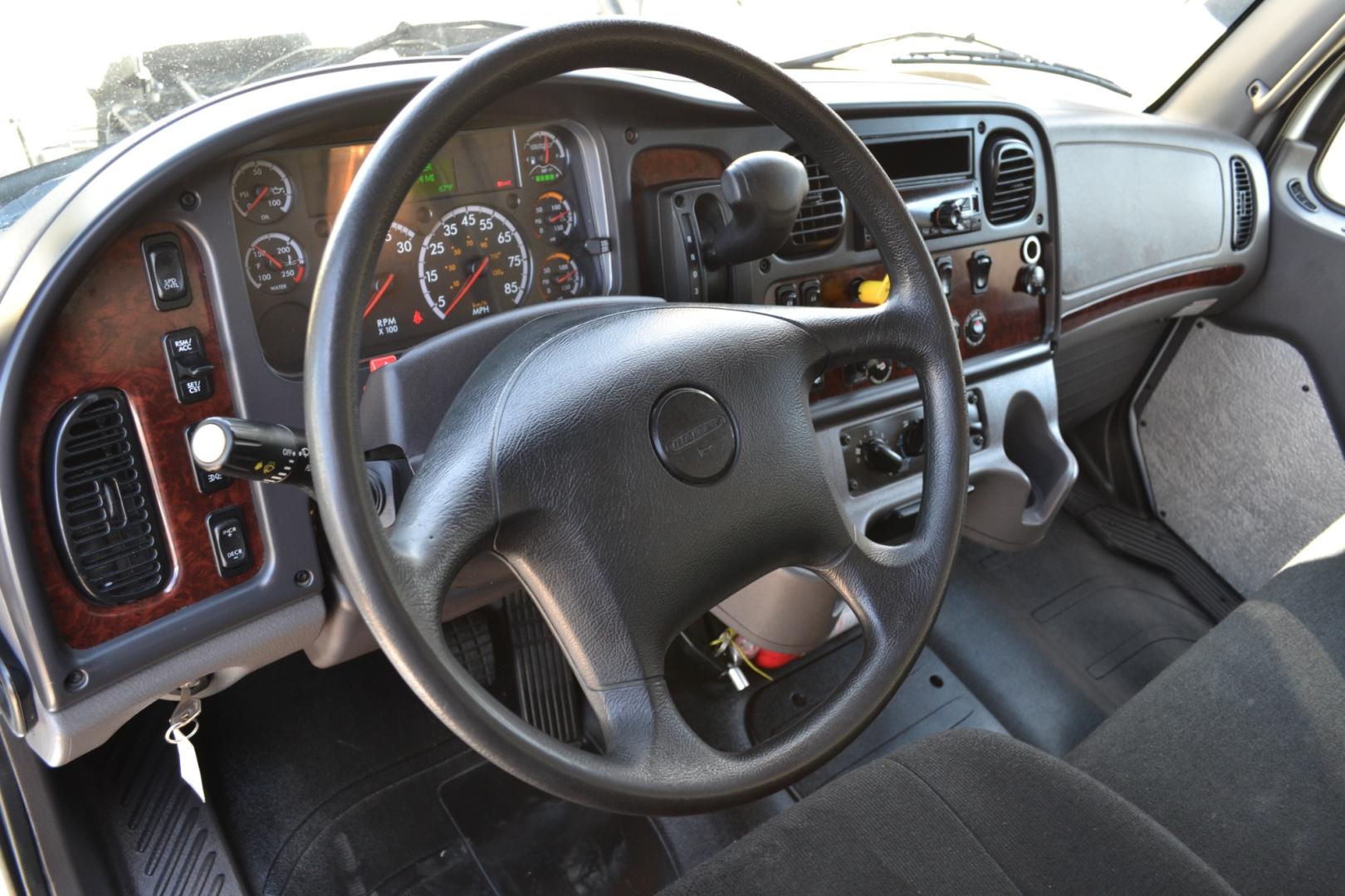 2019 WHITE /BLACK FREIGHTLINER M2-106 with an CUMMINS B6.7L 260HP engine, ALLISON 2500RDS AUTOMATIC transmission, located at 9172 North Fwy, Houston, TX, 77037, (713) 910-6868, 29.887470, -95.411903 - Photo#18